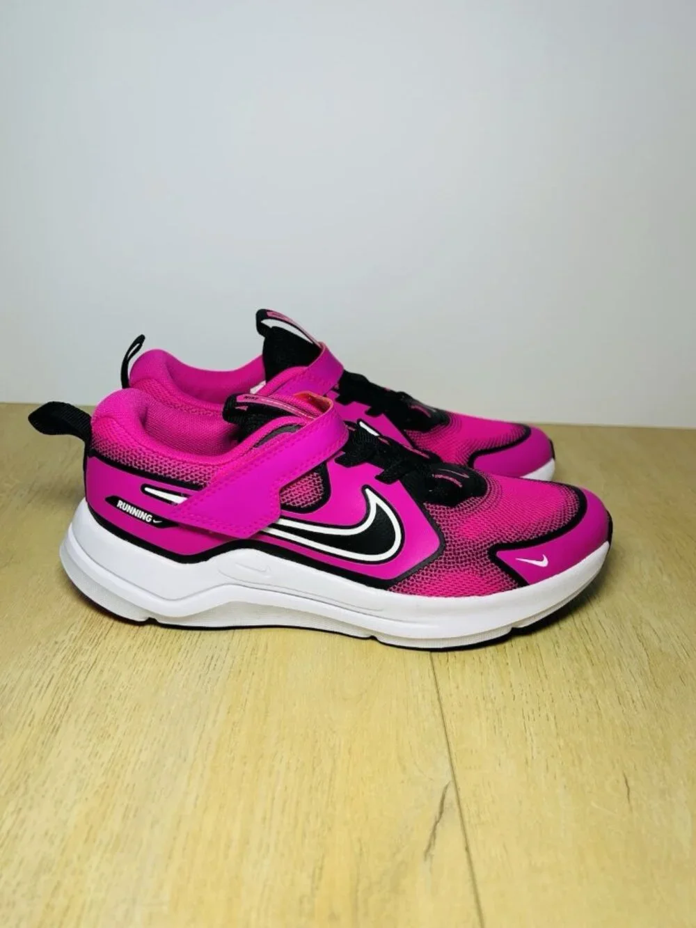 Nike Cosmic Runner Little Kids' Running Shoes Girl Size 3Y Pink - New